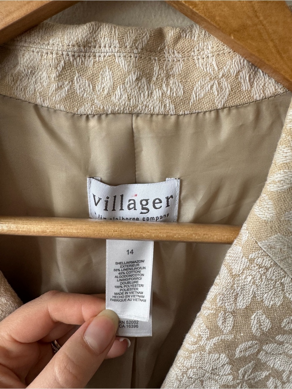 Villager Cream Floral Jacquard Blazer - Picture 5 of 7